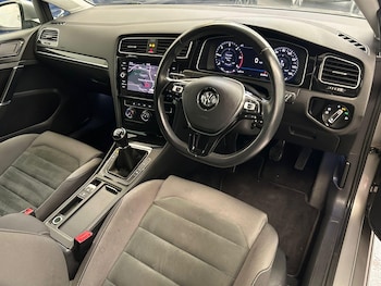 Used Volkswagen Golf 2018 for sale - 75990947: Photo 4