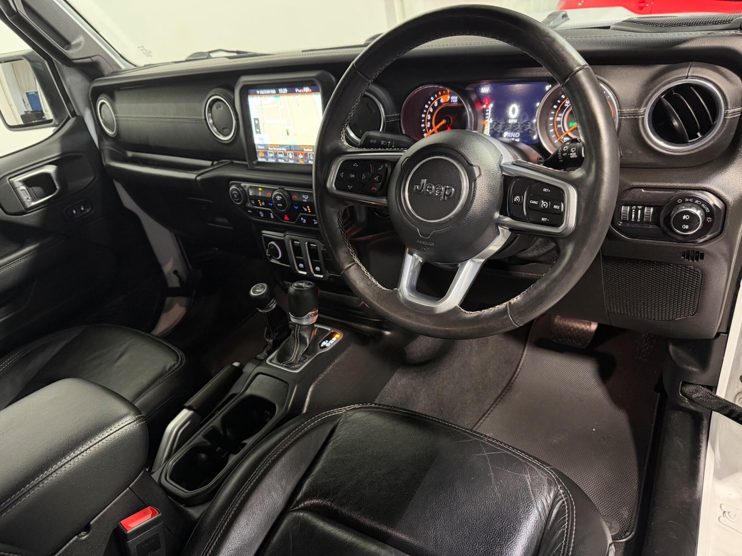 Used Jeep Wrangler 2020 for sale - 77524384: Photo 4