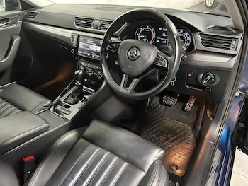 Used Skoda Superb 2017 for sale - 76584738: Photo