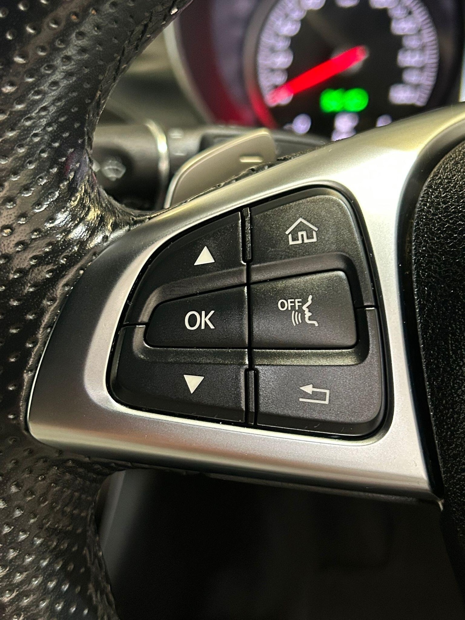Used Mercedes-Benz C-Class 2018 for sale - 76108530: Photo 23