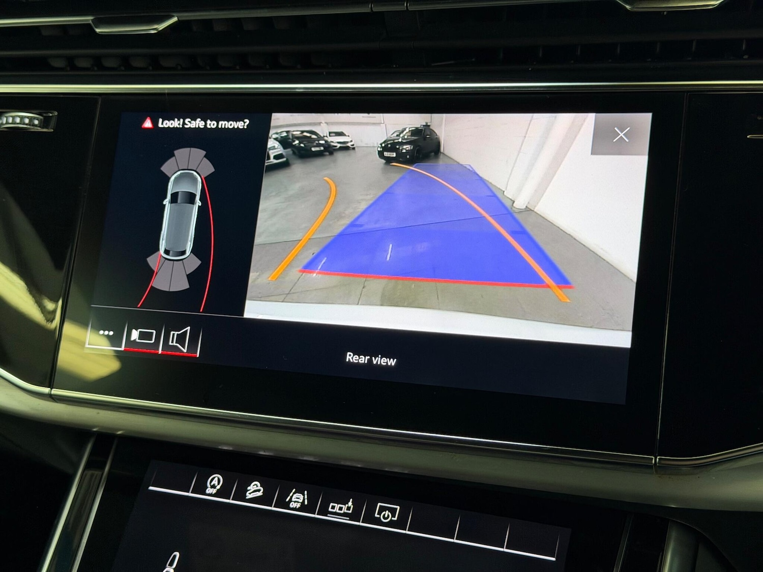 Used Audi Q8 2019 for sale - 76865457: Photo 32