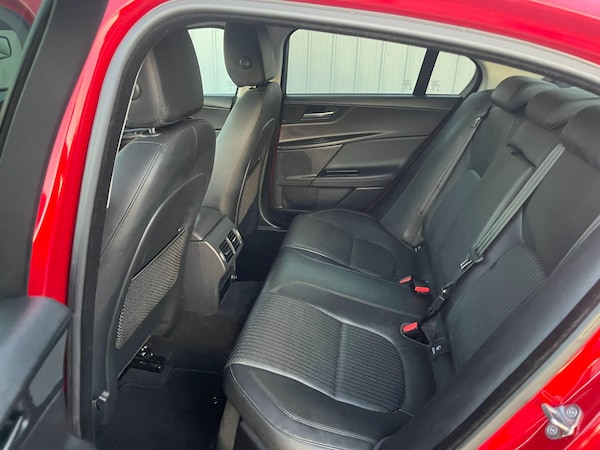Used Jaguar XE 2015 for sale - 76189419: Photo 32