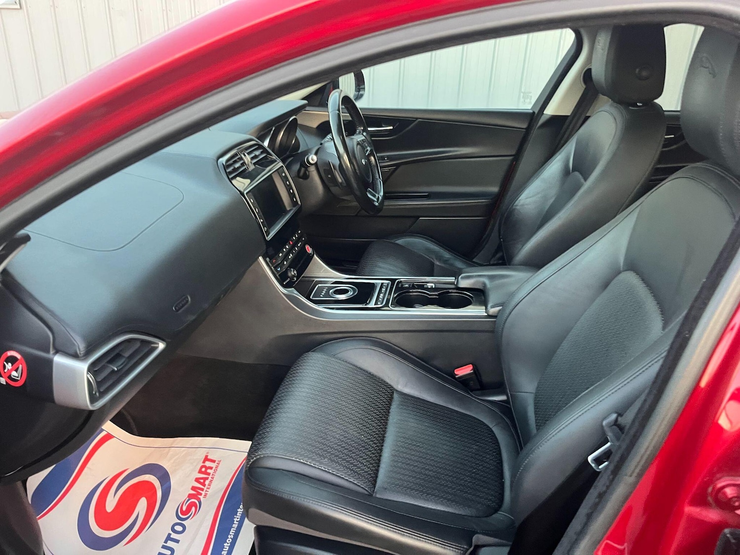 Used Jaguar XE 2015 for sale - 76189419: Photo 34