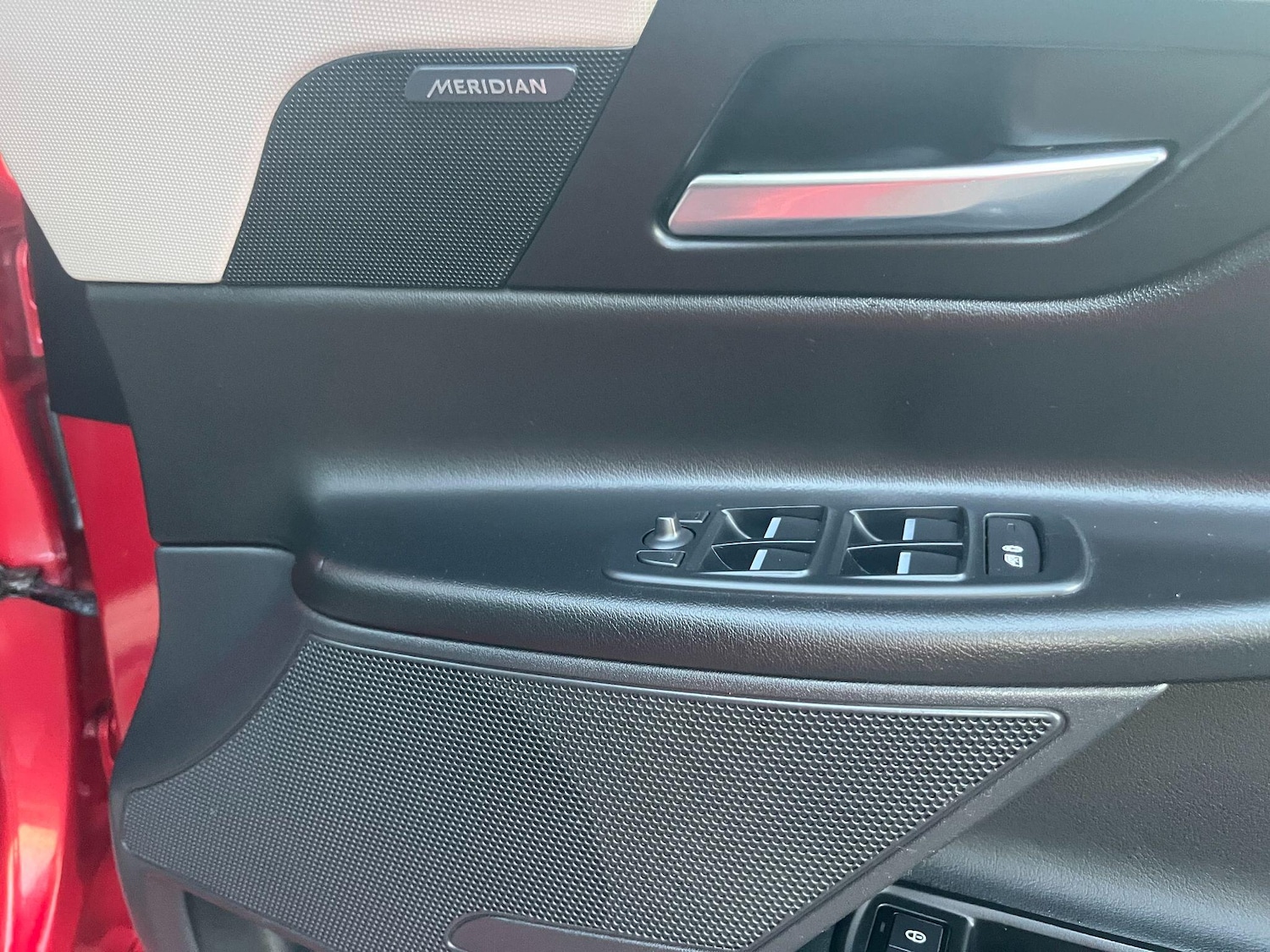 Used Jaguar XE 2015 for sale - 76189419: Photo 36