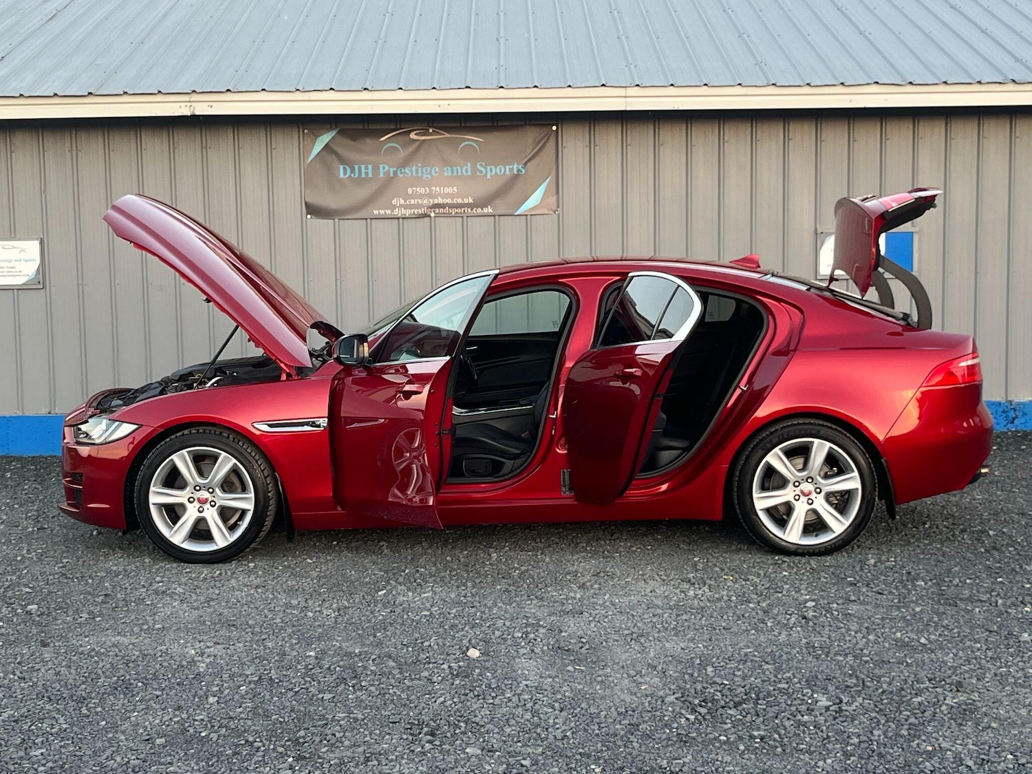 Used Jaguar XE 2015 for sale - 76189419: Photo 4