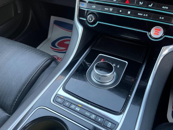 Used Jaguar XE 2015 for sale - 76189419: Photo 41
