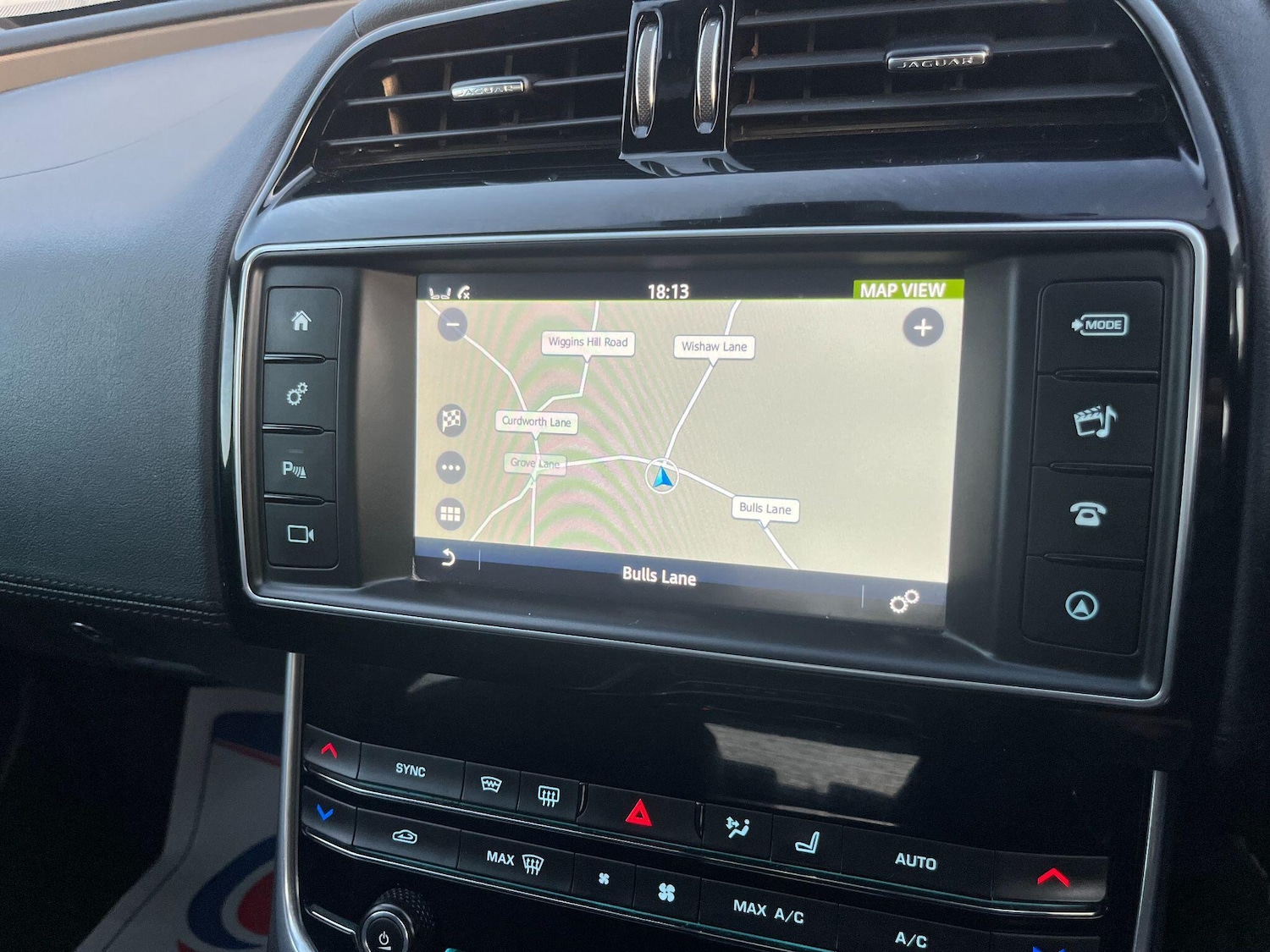 Used Jaguar XE 2015 for sale - 76189419: Photo 5