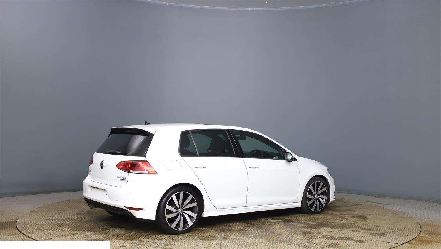 Used Volkswagen Golf 2016 for sale - 77573873: Photo 11