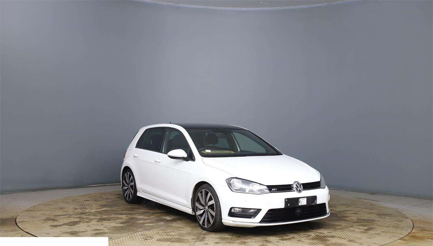 Used Volkswagen Golf 2016 for sale - 77573873: Photo 2