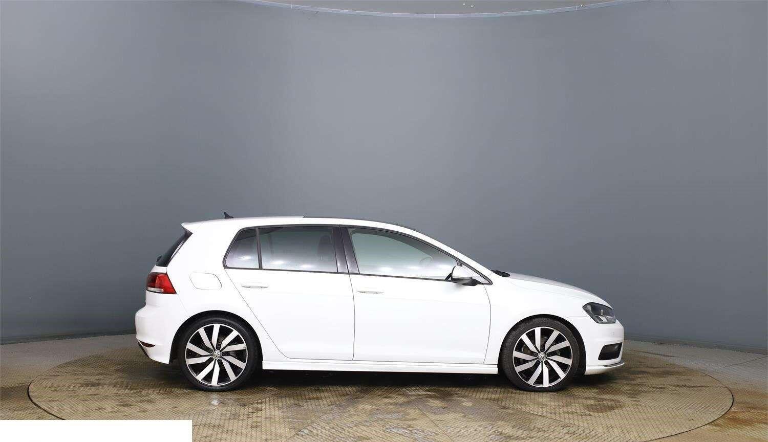 Used Volkswagen Golf 2016 for sale - 77573873: Photo 5
