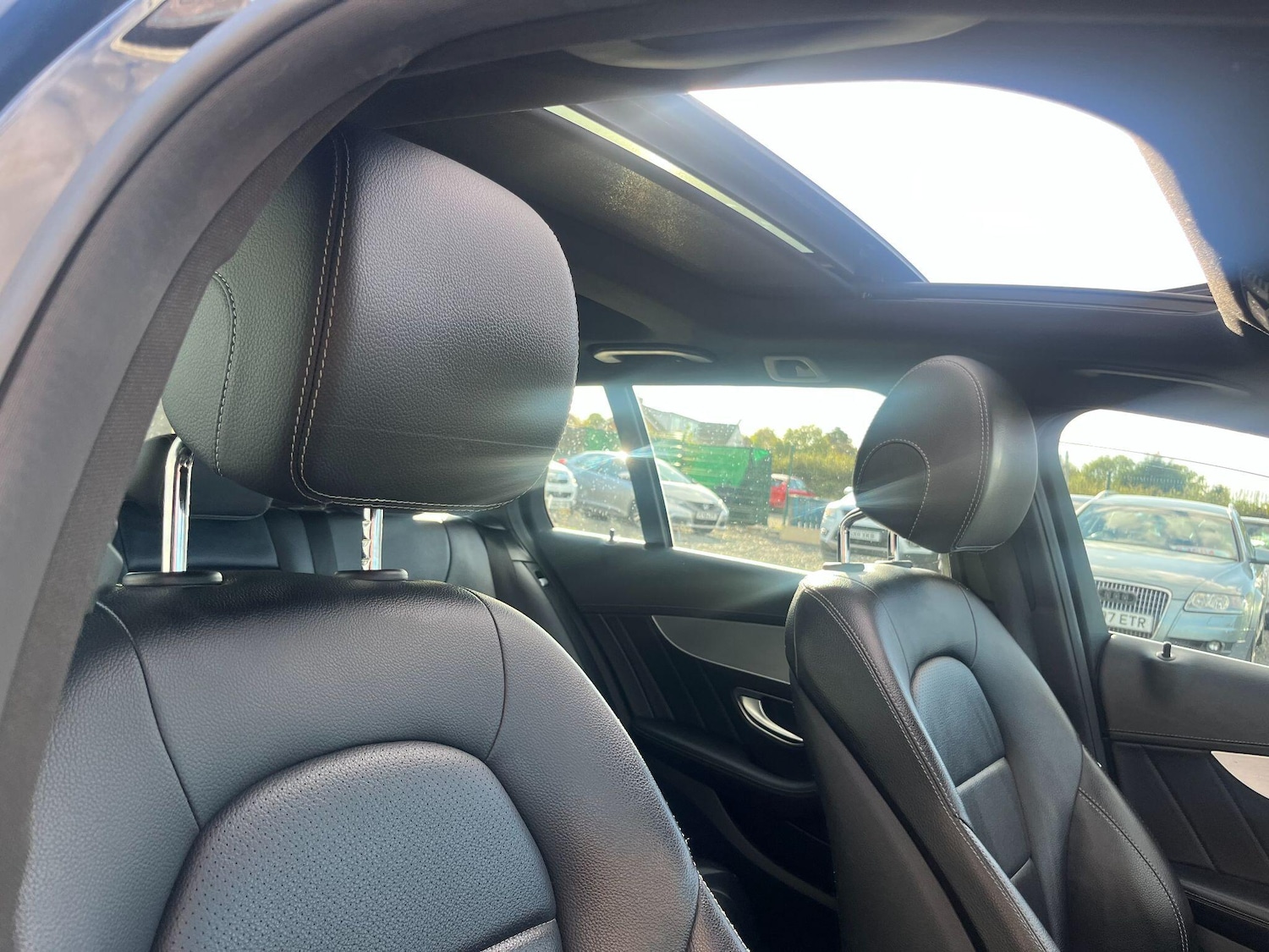 Used Mercedes-Benz C Class 2015 for sale - 76000682: Photo 35