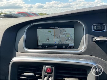 Used Volvo V40 2016 for sale - 78417132: Photo