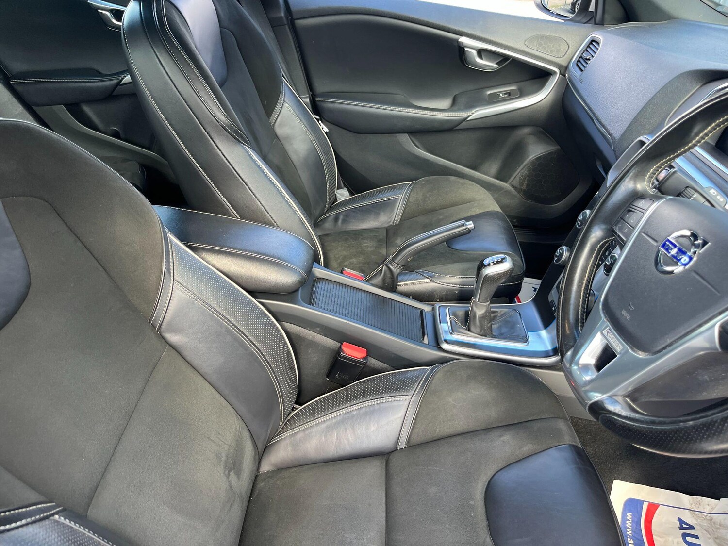 Used Volvo V40 2016 for sale - 75928205: Photo 32