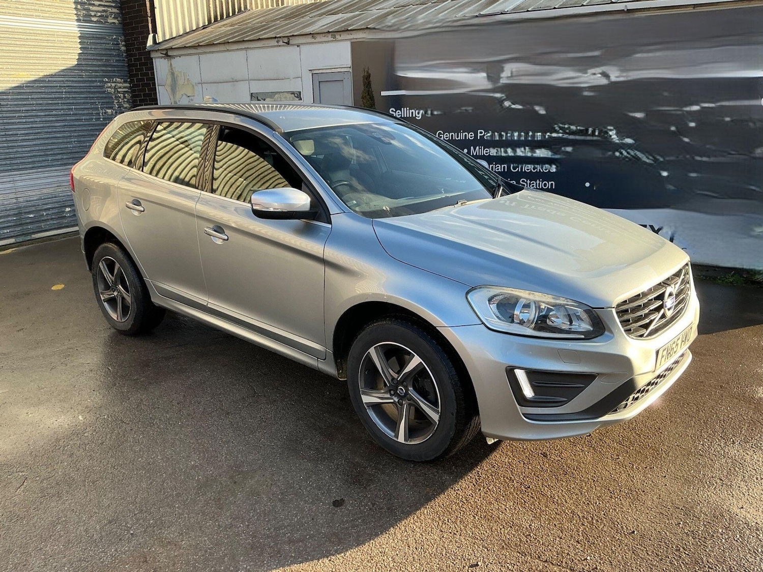 Used Volvo XC60 2015 for sale - 76839886: Photo 11