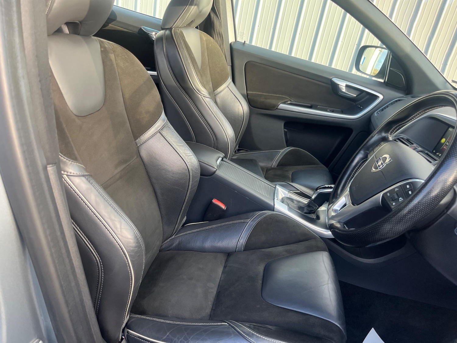 Used Volvo XC60 2015 for sale - 76839886: Photo 27