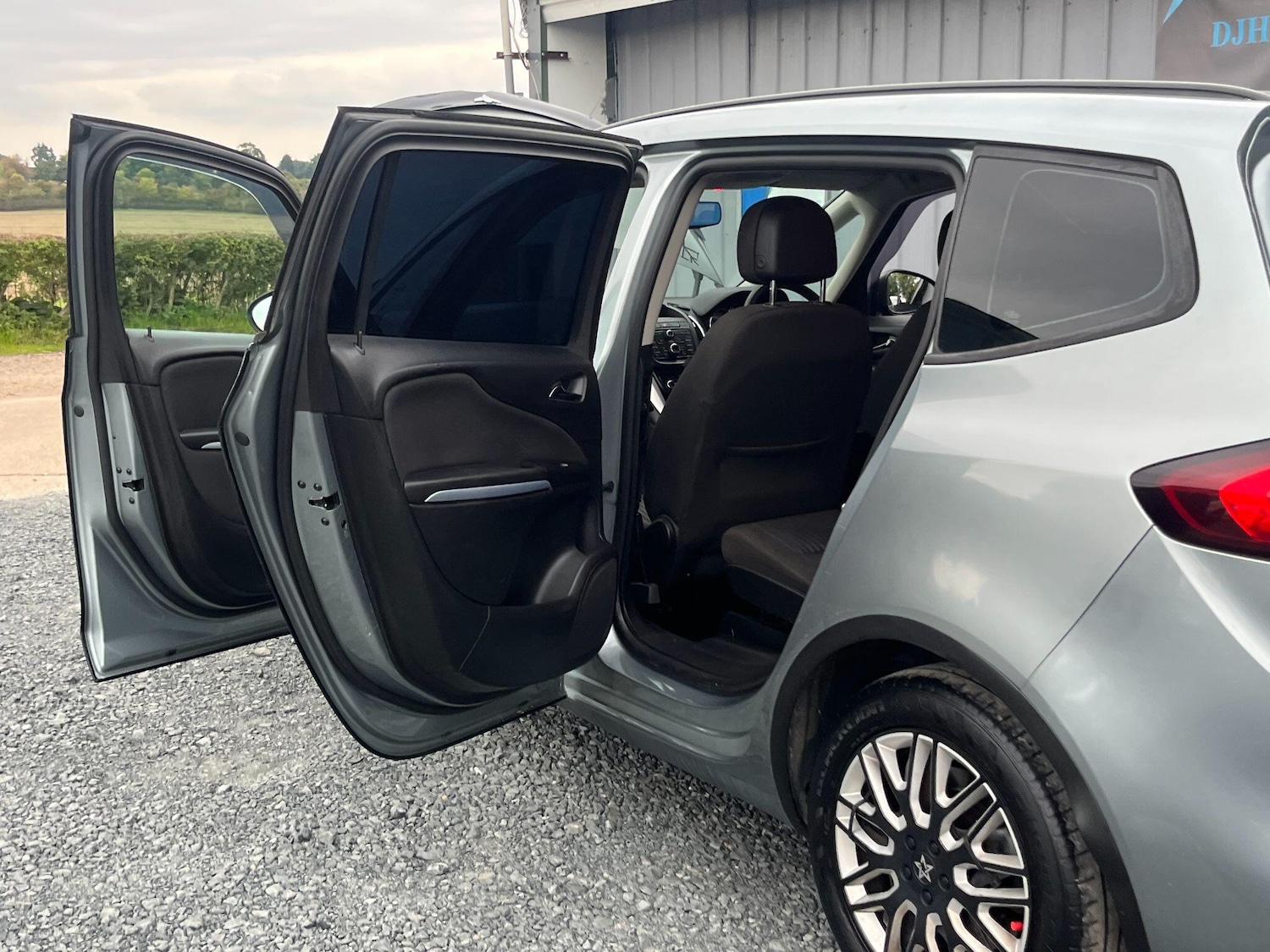 Used Vauxhall Zafira Tourer 2014 for sale - 76425002: Photo 12