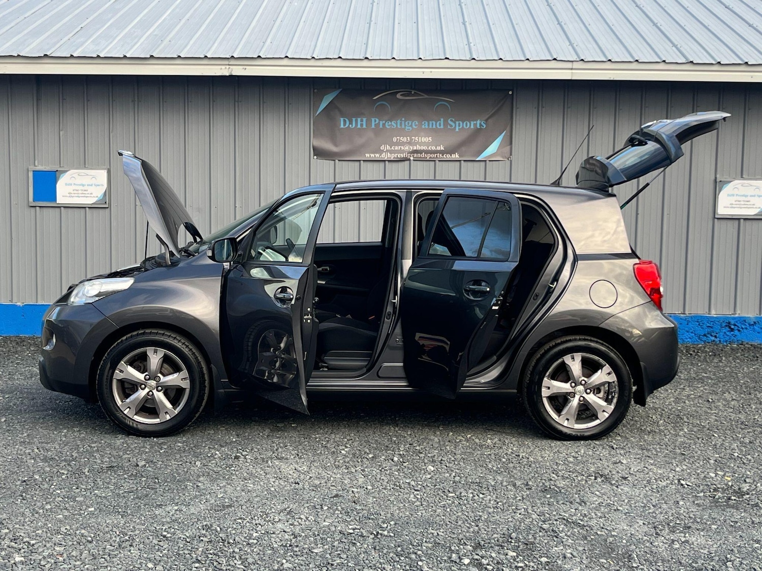 Used Toyota Urbancruiser 2010 for sale - 76361531: Photo 3