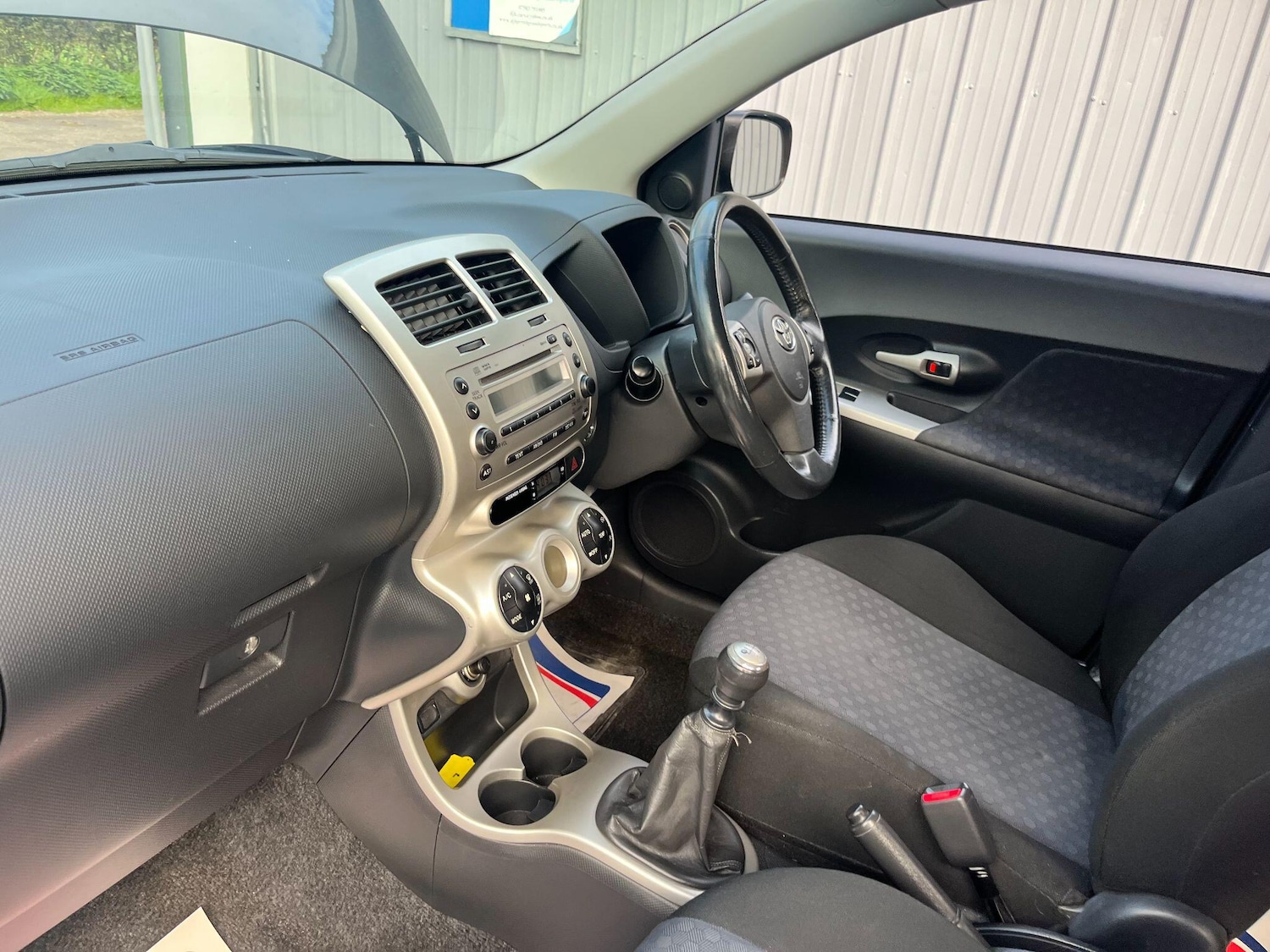 Used Toyota Urbancruiser 2010 for sale - 76361531: Photo 6