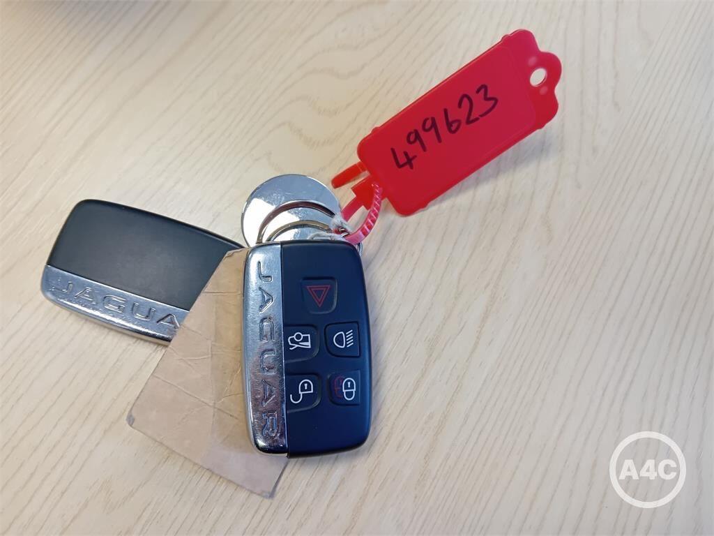 Used Jaguar XE 2018 for sale - 78062607: Photo 11