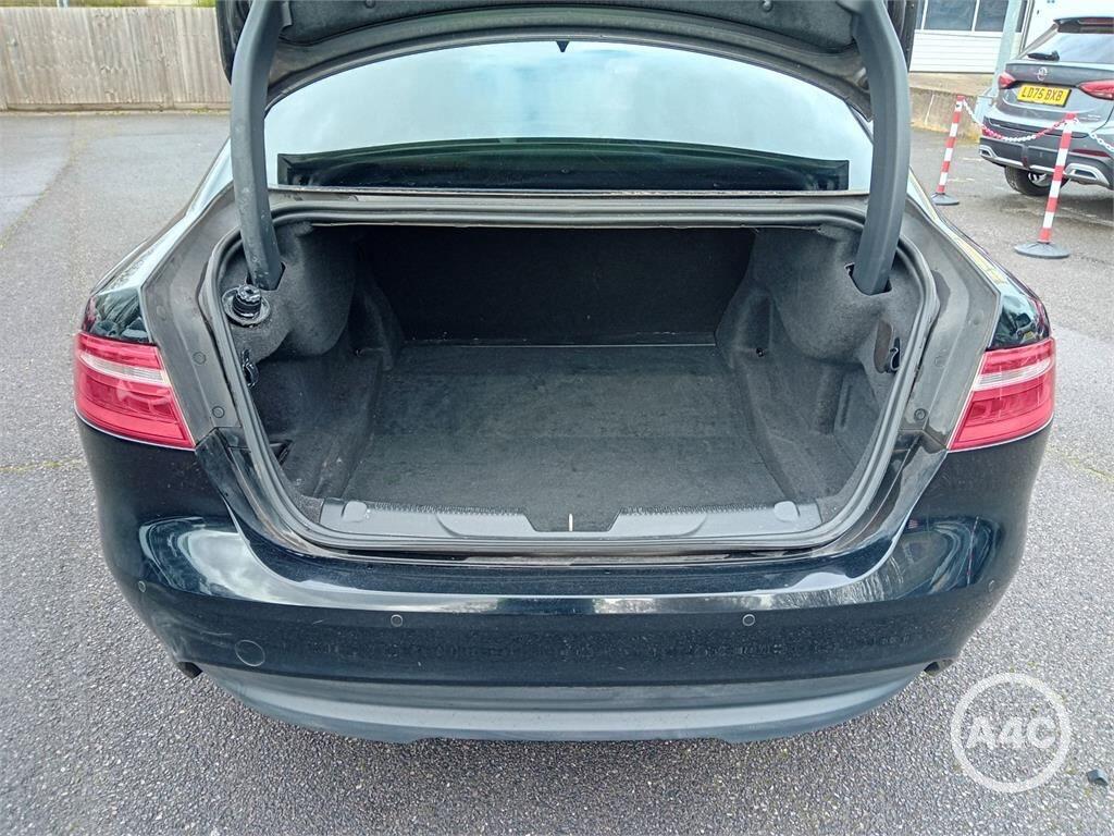 Used Jaguar XE 2018 for sale - 78062607: Photo 9