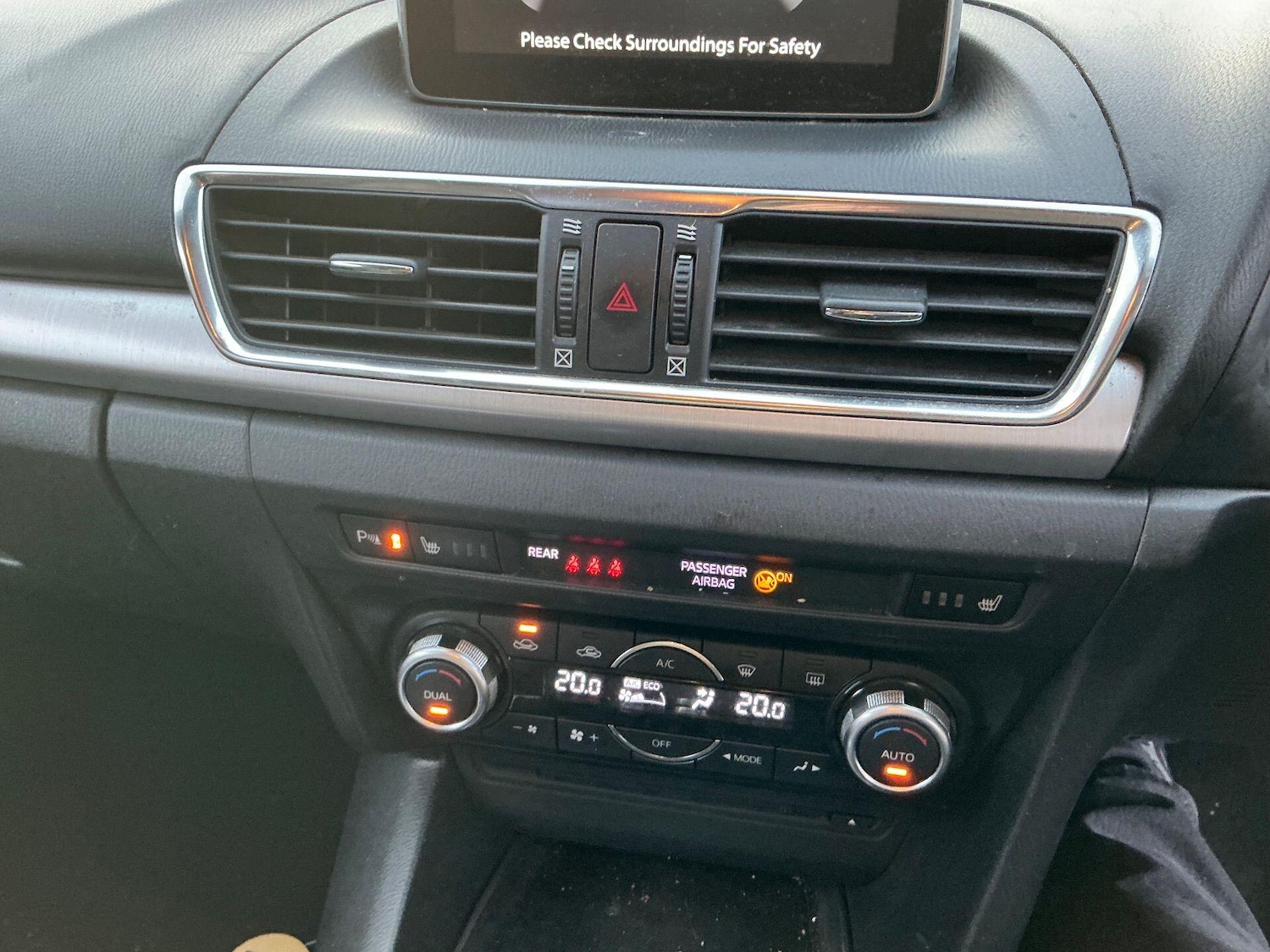 Used Mazda Mazda3 2014 for sale - 76714252: Photo 4