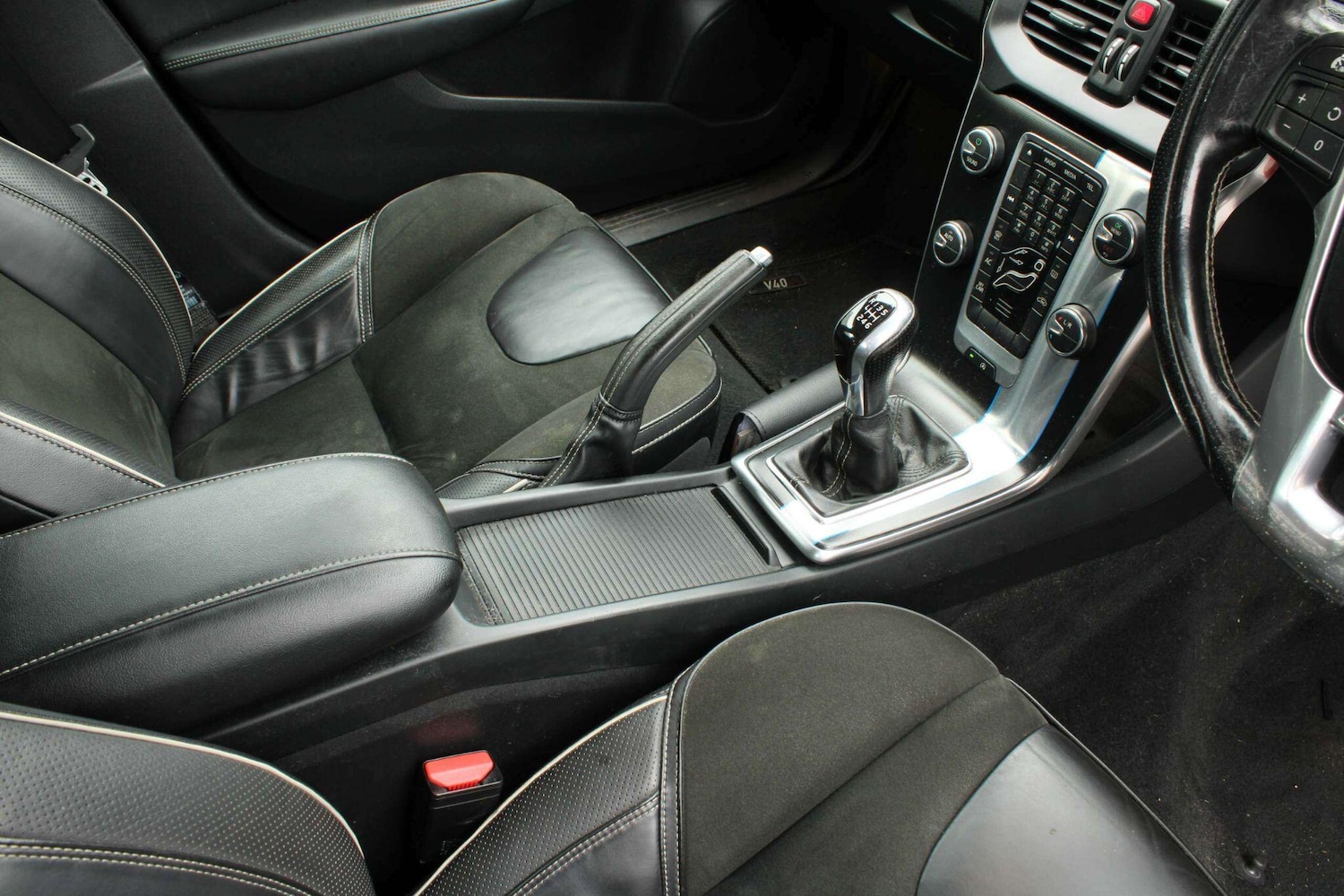 Used Volvo V40 2015 for sale - 76975728: Photo 16