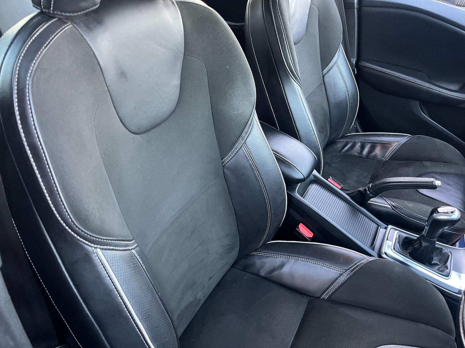 Used Volvo V40 2015 for sale - 76975728: Photo 31