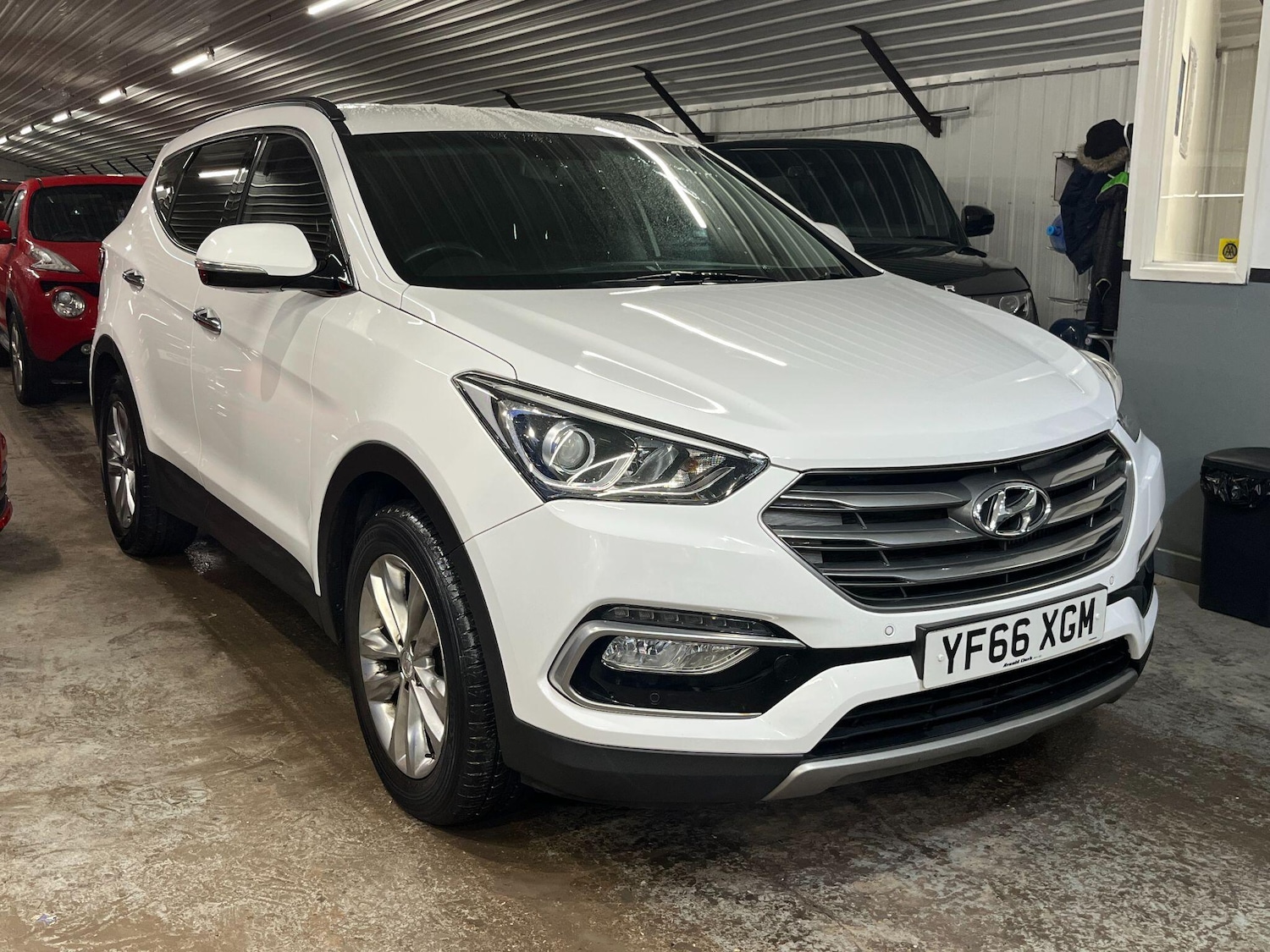 Used Hyundai Santa Fe 2016 for sale - 77468639: Photo 2