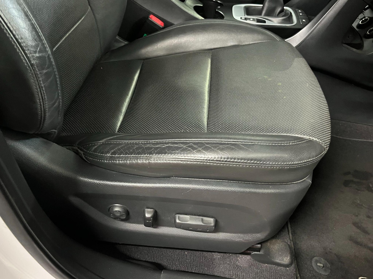 Used Hyundai Santa Fe 2016 for sale - 77468639: Photo 31