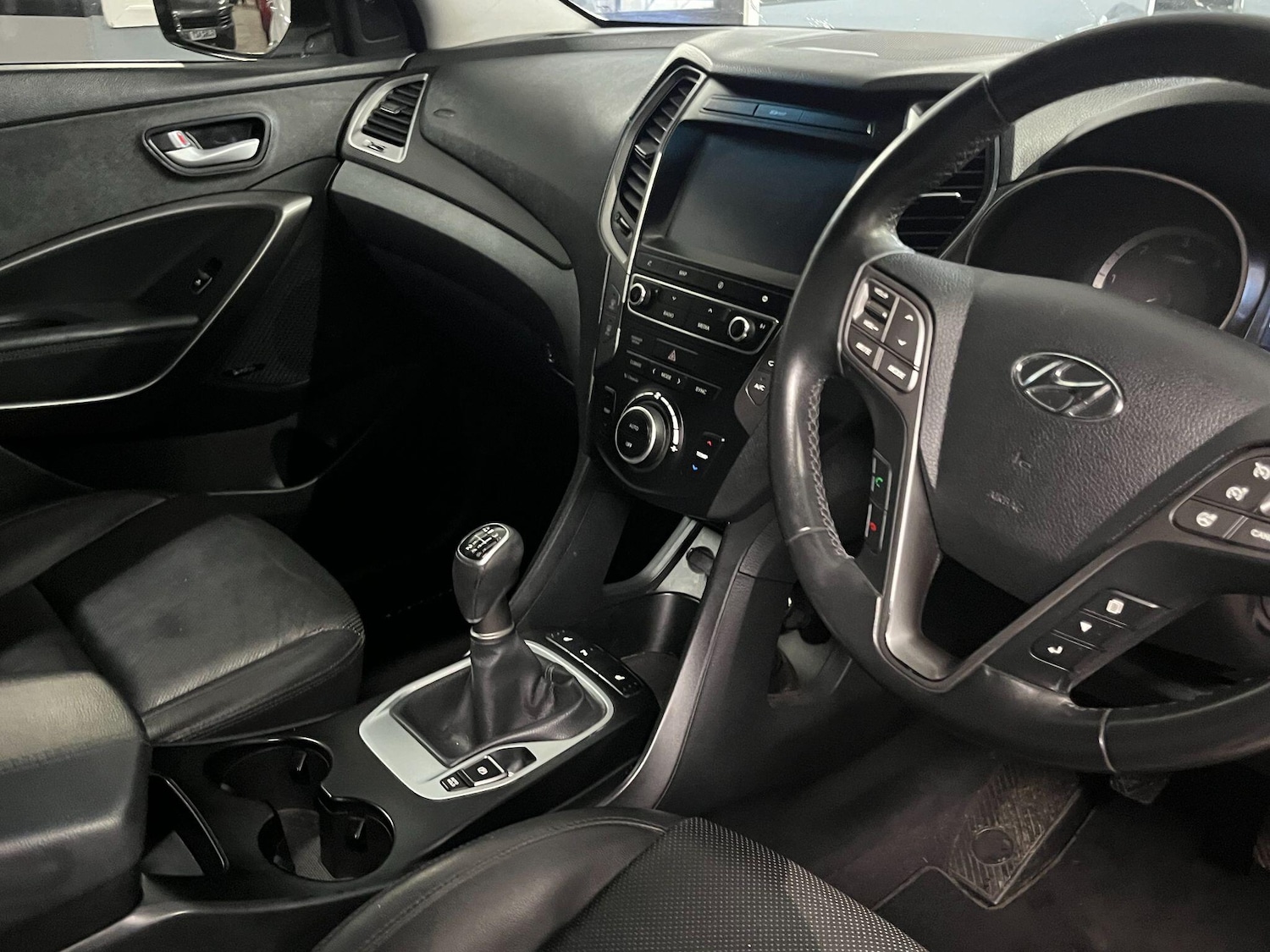 Used Hyundai Santa Fe 2016 for sale - 77468639: Photo 33