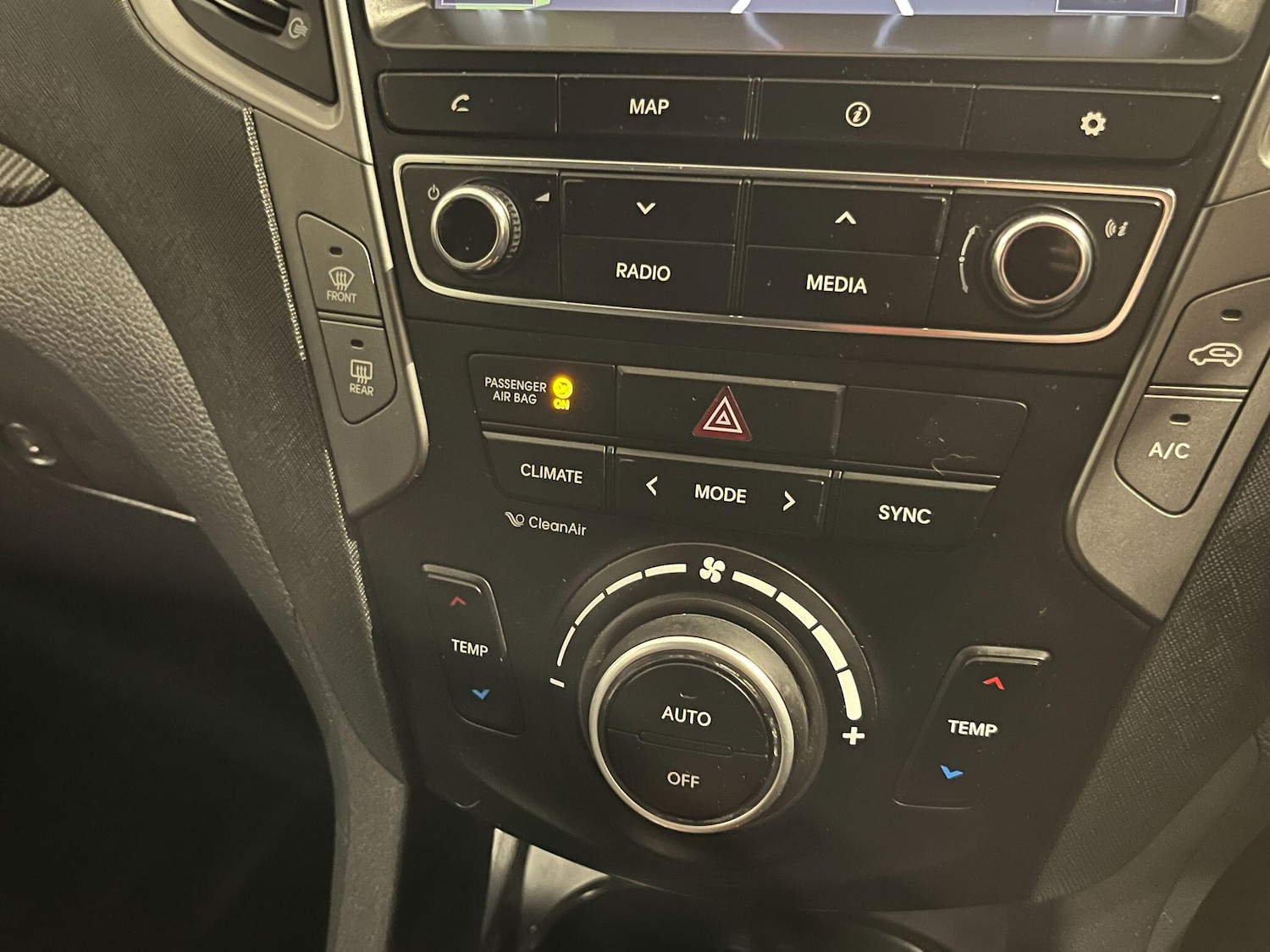 Used Hyundai Santa Fe 2016 for sale - 77468639: Photo 38