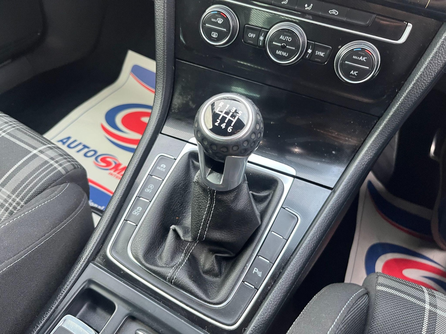 Used Volkswagen Golf 2015 for sale - 76666975: Photo 32