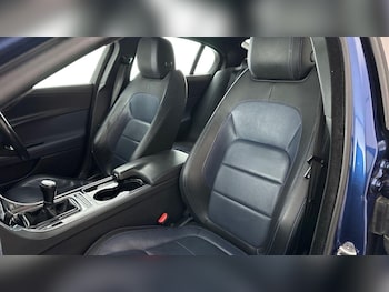 Used Jaguar XE 2015 for sale - 76425317: Photo