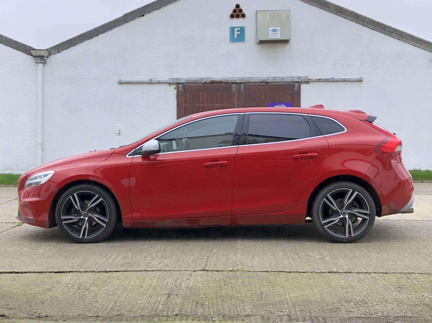 Used Volvo V40 2016 for sale - 78047164: Photo 5