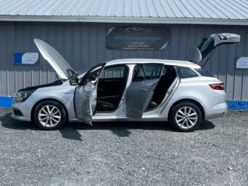 Used Renault Megane 2017 for sale - 74441812: Photo