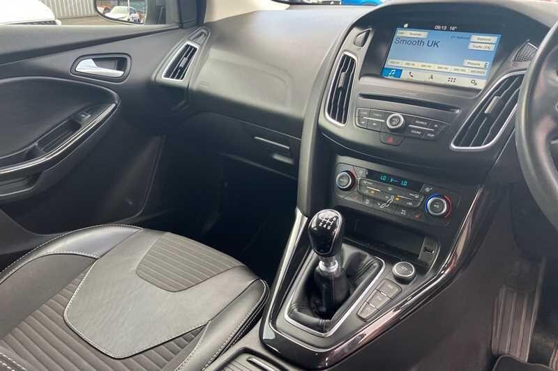 Used Ford Focus 2017 for sale - 76620435: Photo 5