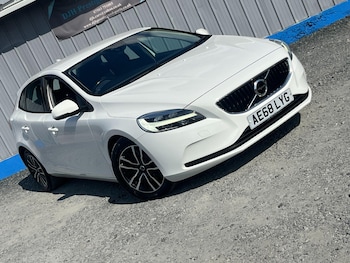 Used Volvo V40 2018 for sale - 79452836: Photo