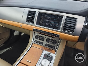Used Jaguar XF 2015 for sale - 78957880: Photo