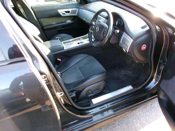 Used Jaguar XF 2015 for sale - 79521274: Photo