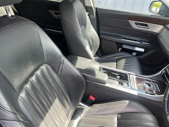 Used Jaguar XF 2017 for sale - 78291413: Photo