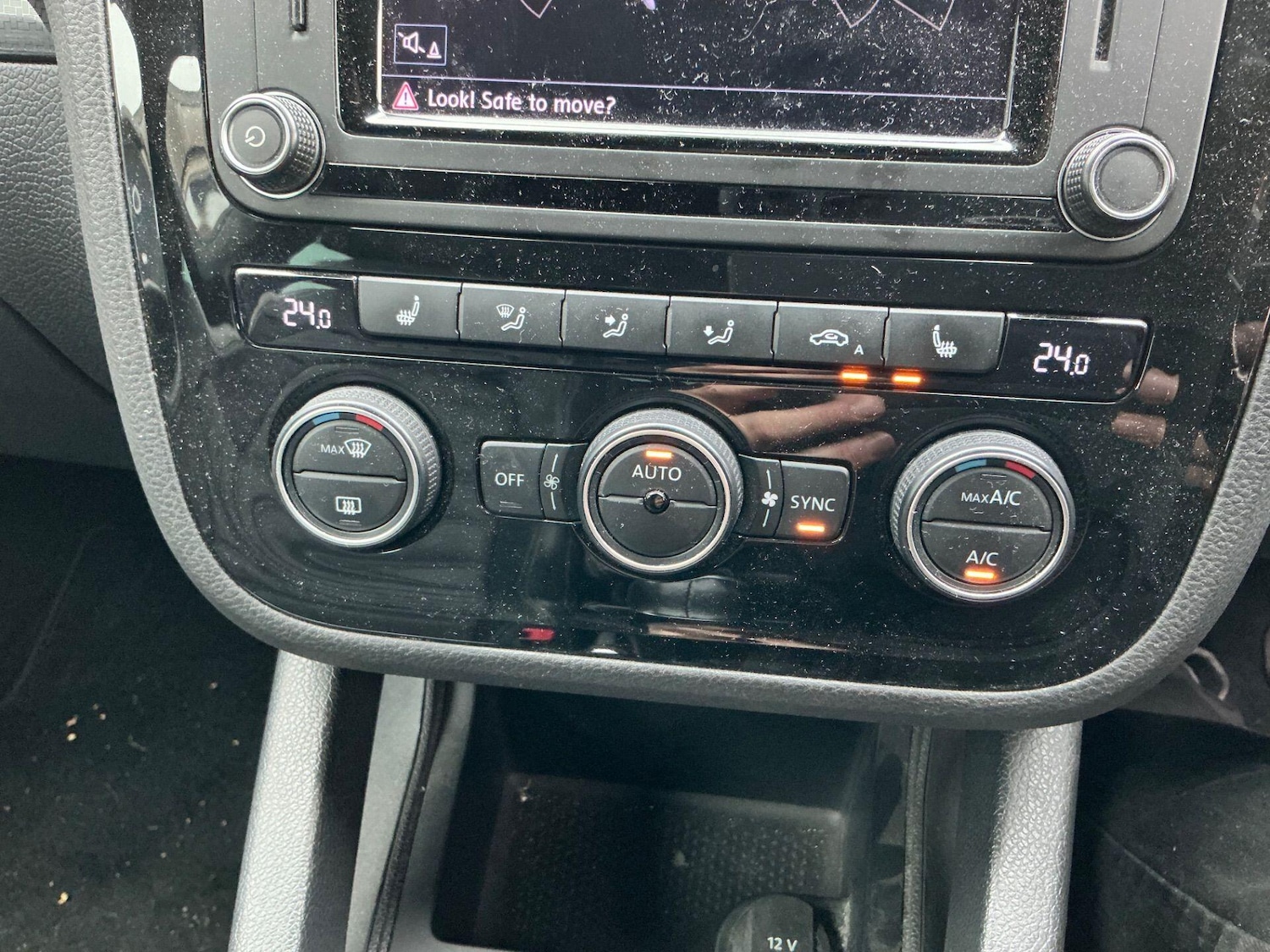 Used Volkswagen Scirocco 2017 for sale - 77424642: Photo 8