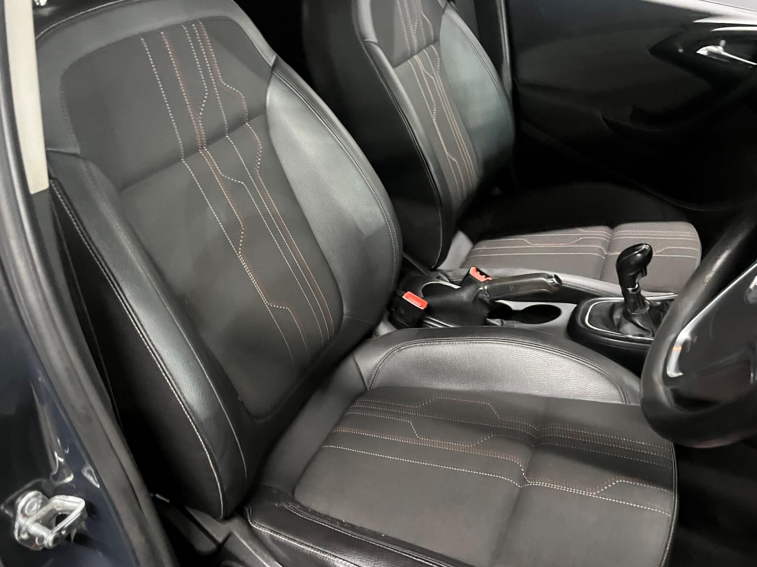 Used Vauxhall Astra 2012 for sale - 76942506: Photo 3