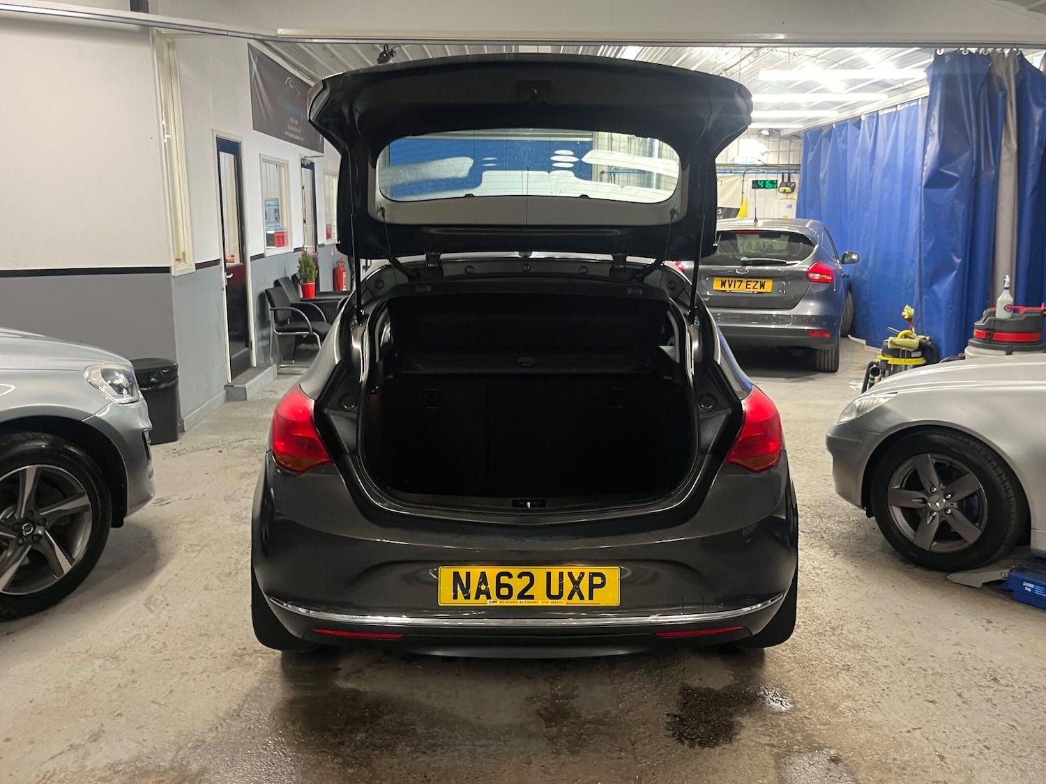 Used Vauxhall Astra 2012 for sale - 76942506: Photo 6