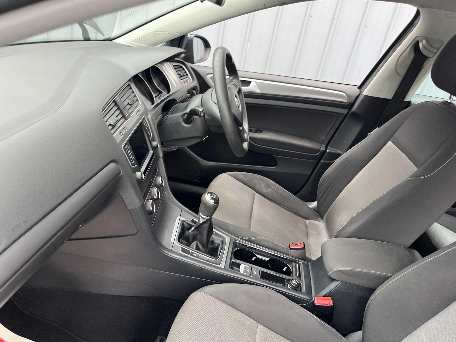 Used Volkswagen Golf 2015 for sale - 77994211: Photo 4