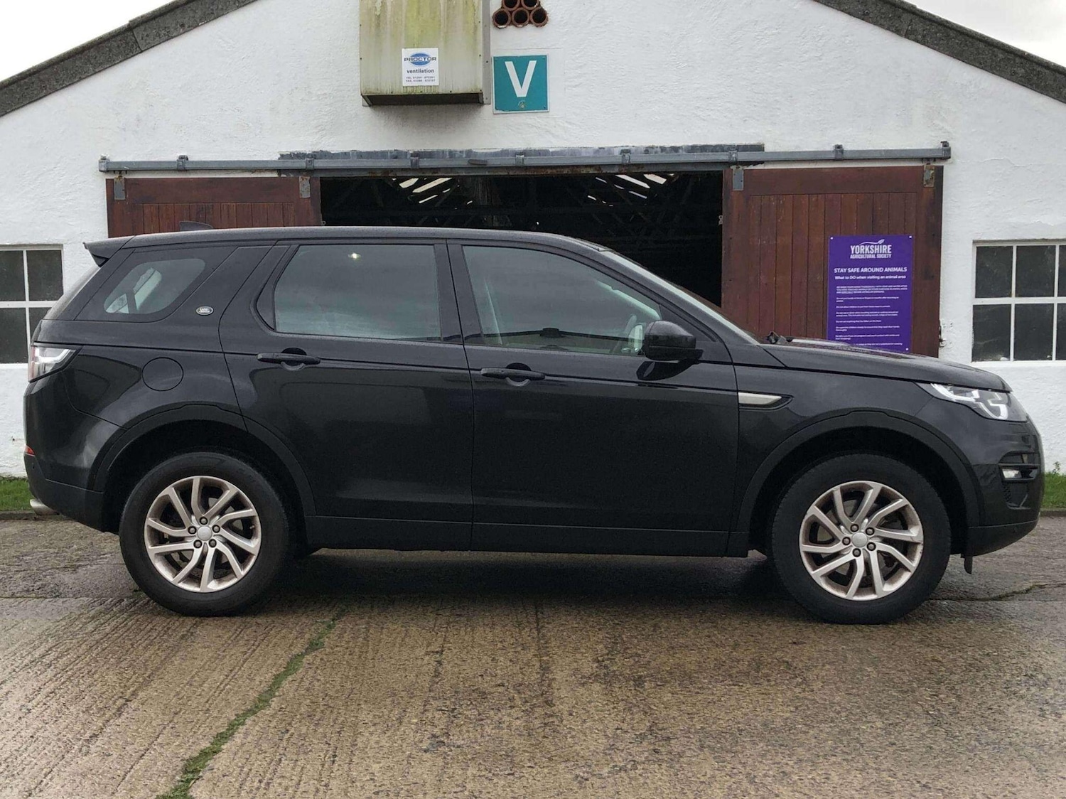 Used Land Rover Discovery Sport for sale - 77344266: Photo 9