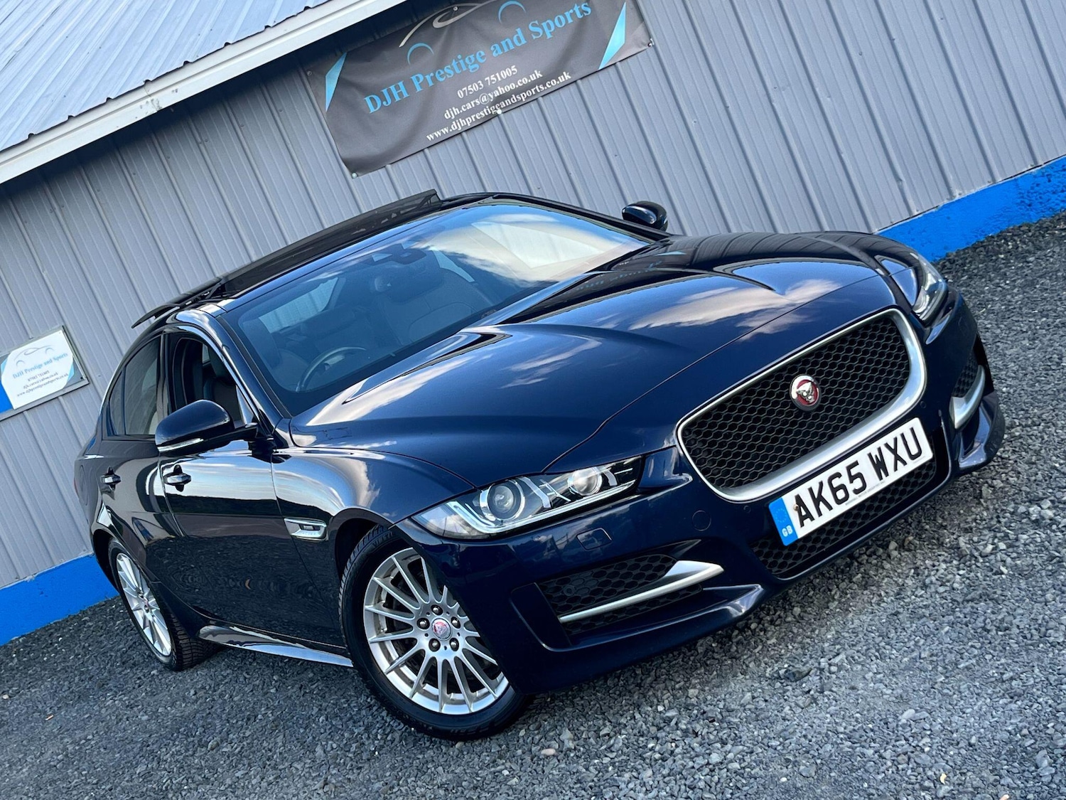 Used Jaguar XE 2015 for sale - 76109048: Photo 2