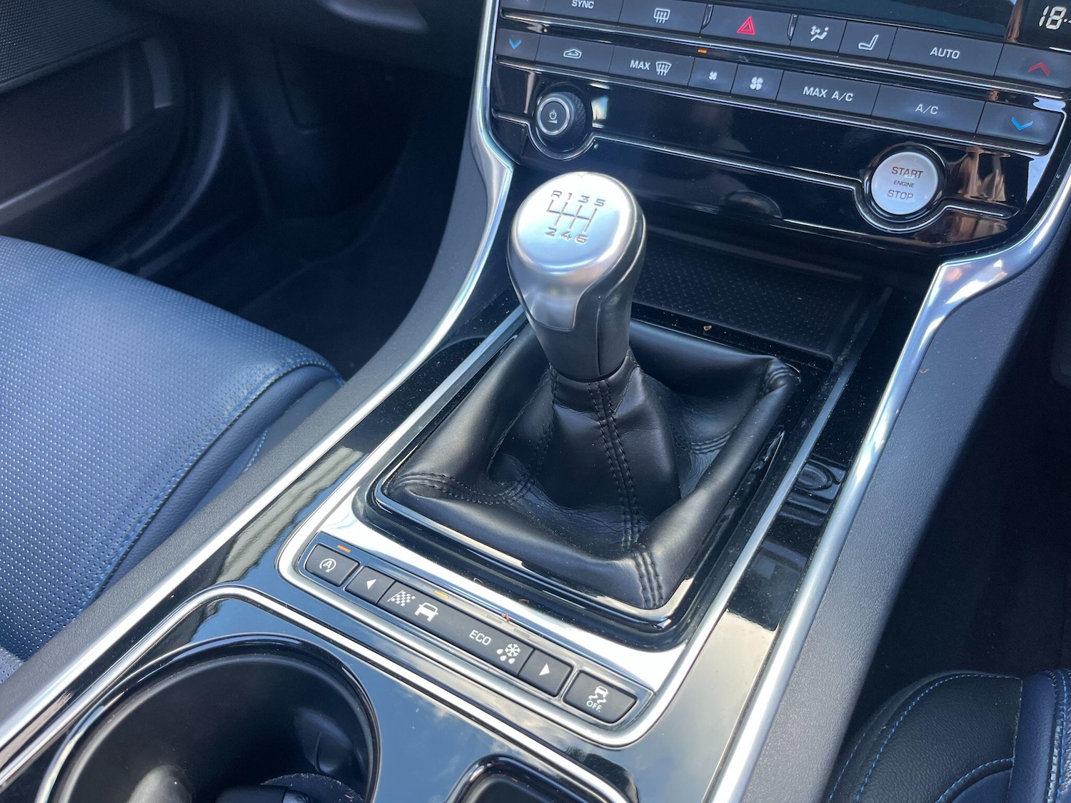 Used Jaguar XE 2015 for sale - 76109048: Photo 38