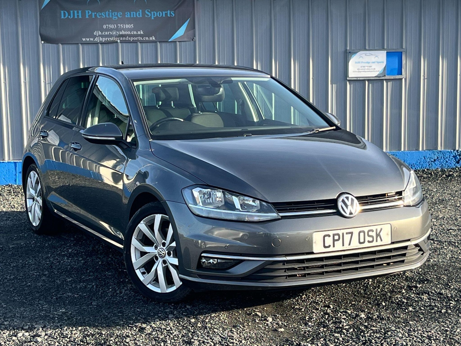 Used Volkswagen Golf 2017 for sale - 76936628: Photo 2