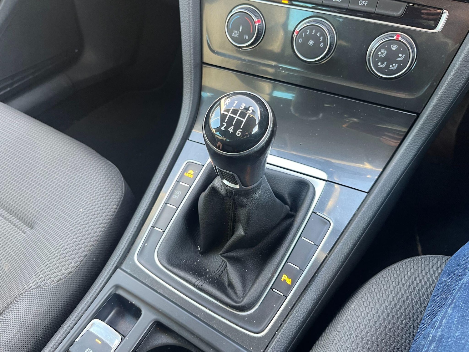 Used Volkswagen Golf 2017 for sale - 76936628: Photo 32