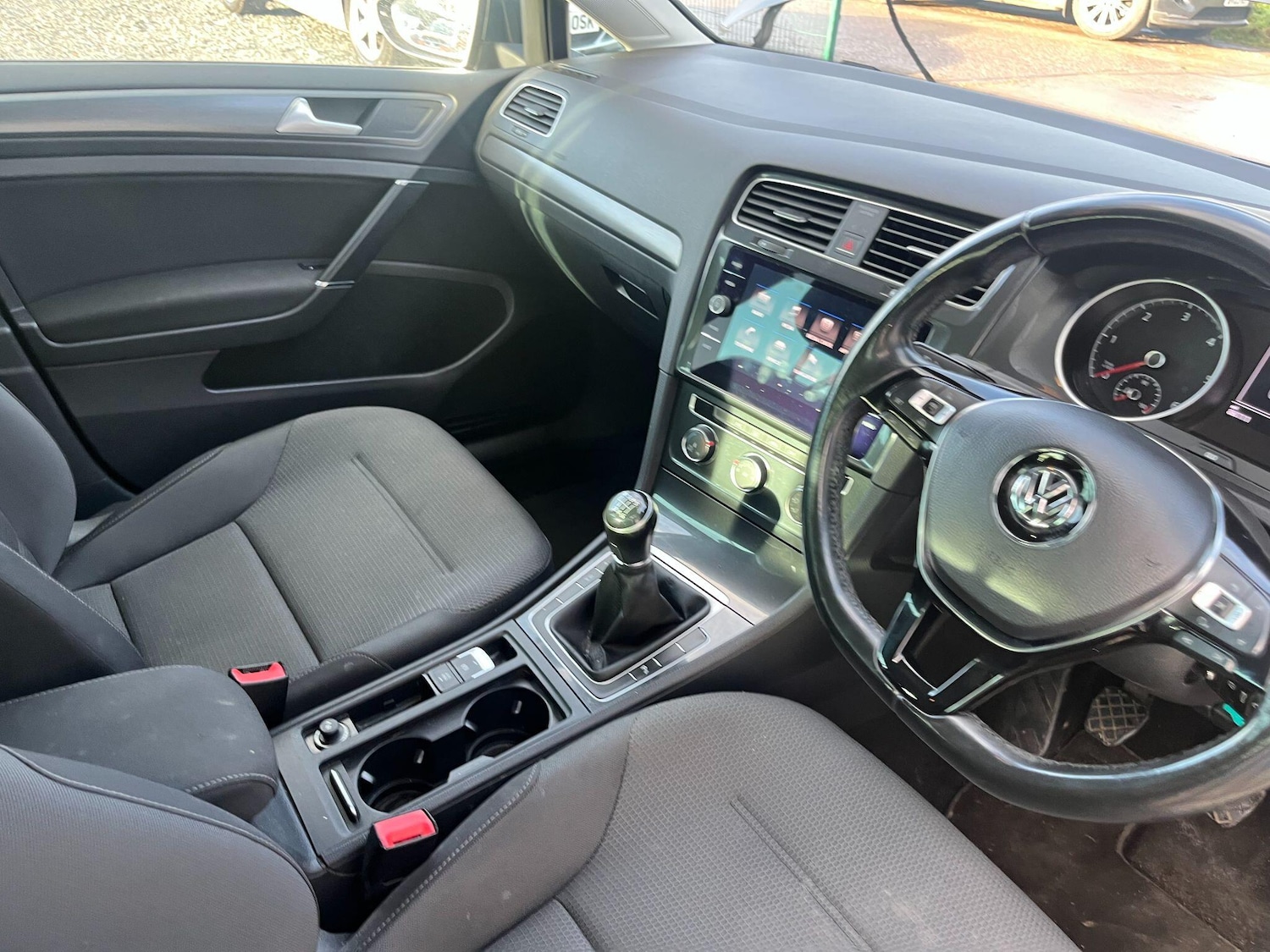 Used Volkswagen Golf 2017 for sale - 76936628: Photo 35